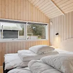 Дом отдыха Awesome In With Sauna *