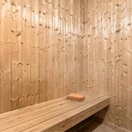Holiday home Awesome In With Sauna Hals