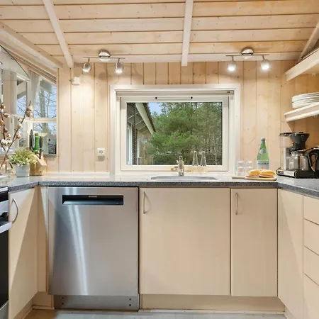 Vakantiehuis Awesome In With Sauna Hals