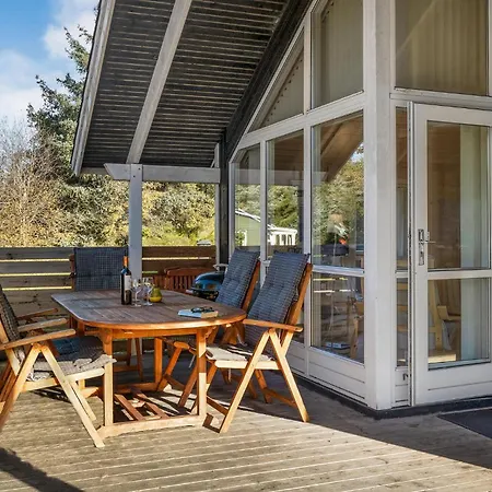 Vakantiehuis Awesome In With Sauna Hals